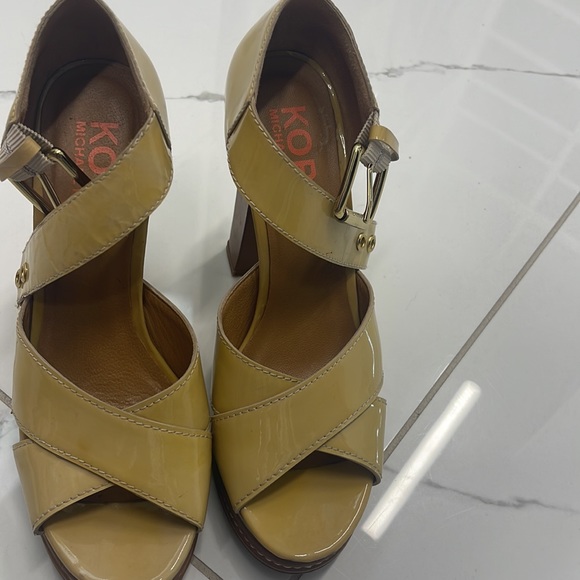 Michael Kors patent Leather Platforms Margo - Picture 3 of 5